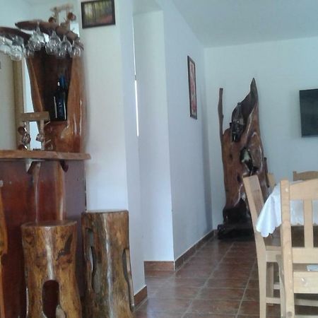 Pensiunea Casa Vanatorului Hotel Oteleni Ngoại thất bức ảnh