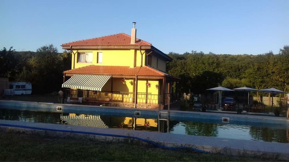 Pensiunea Casa Vanatorului Hotel Oteleni Ngoại thất bức ảnh