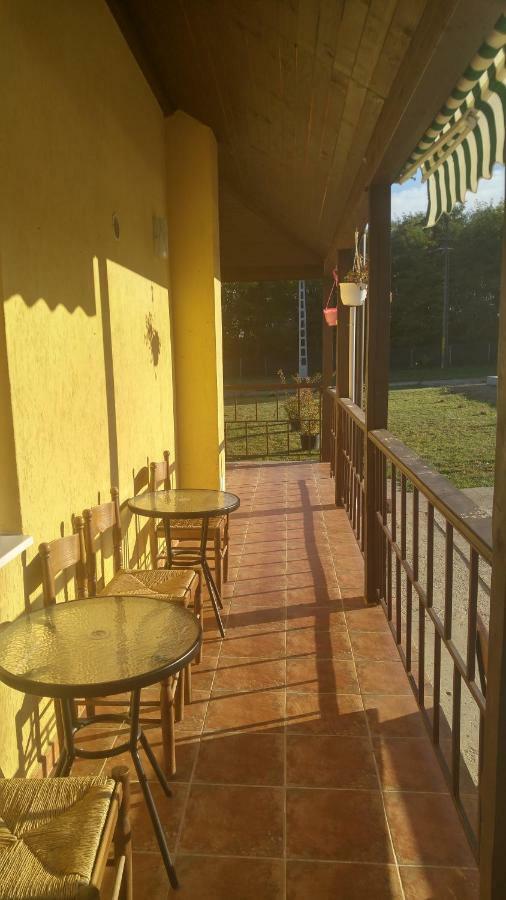 Pensiunea Casa Vanatorului Hotel Oteleni Ngoại thất bức ảnh